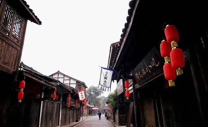 耳朵里有血丝是怎么回事